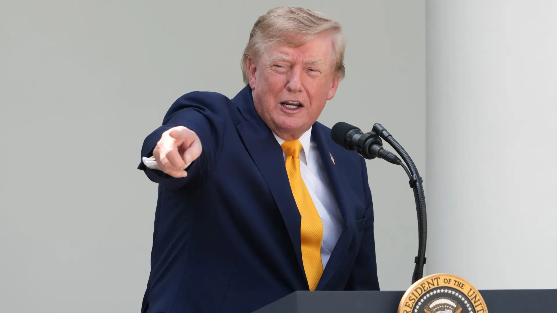 donald tramp AP PhotoAlex Brandon-6a8eea4f88b85.webp