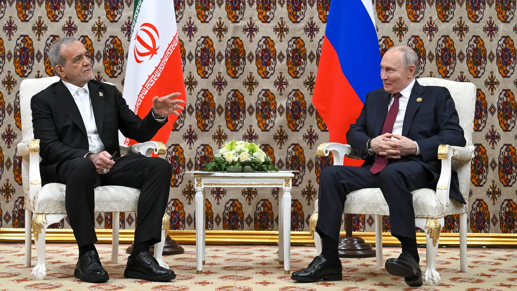 masud pezeškijan i vladimir putin profimedia-1058690091-6a8f2d11d75ef.webp