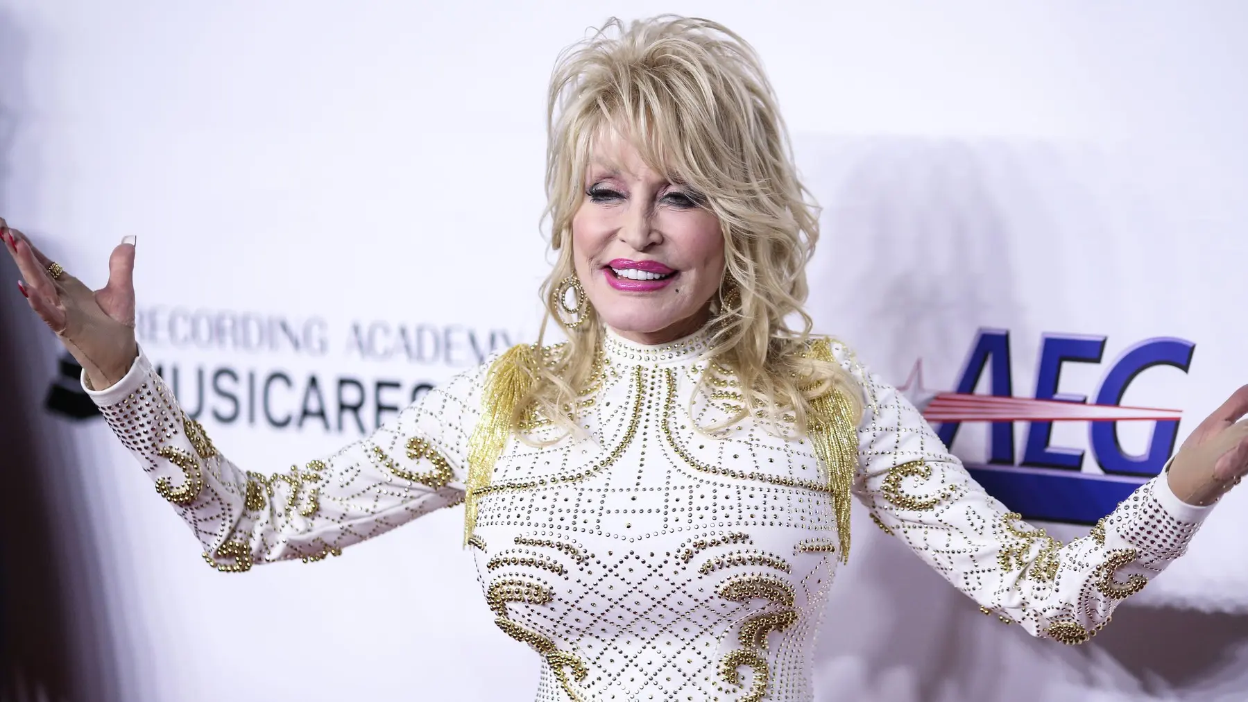 profimedia-0413211537 doli parton-6a8fe80db07b9.webp