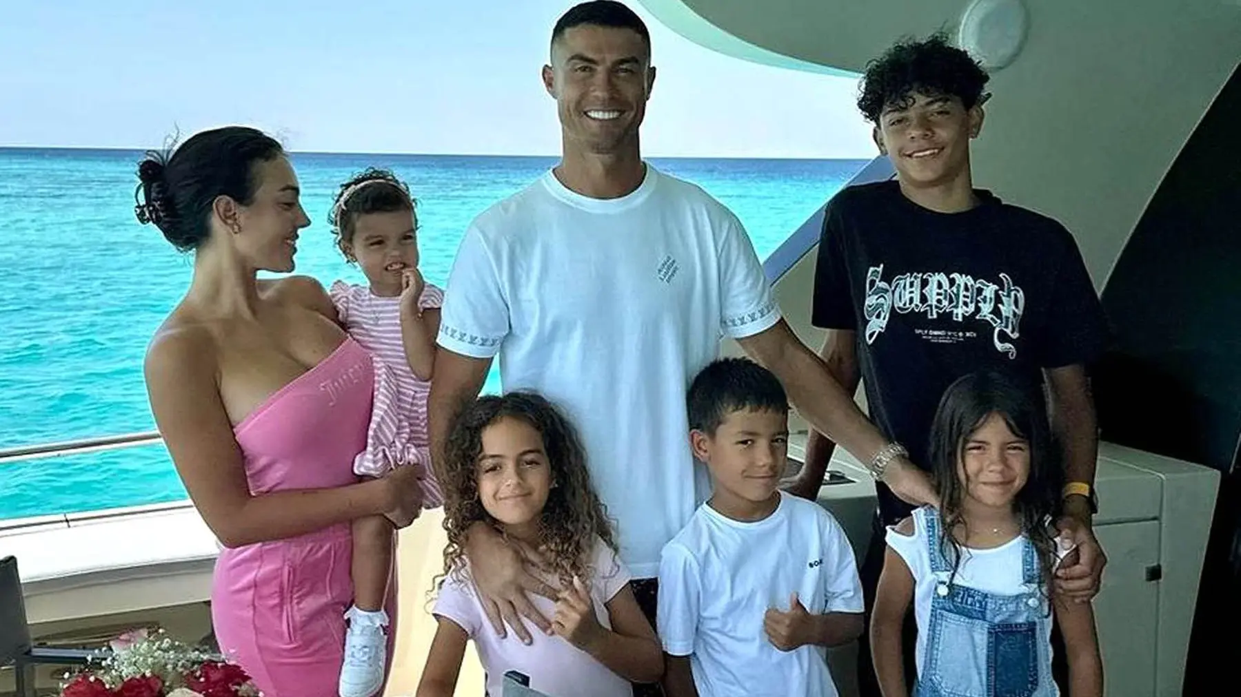 profimedia-0891442140 georgina rodrigez kristijano ronaldo porodica-6a89c6a52fa82.webp