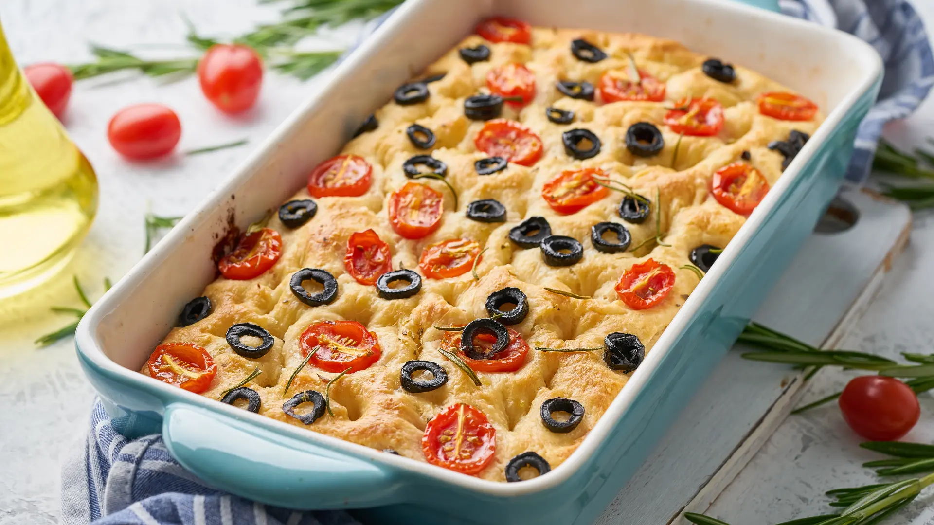 shutterstock_1398089402 carska pita fokača pita-6a77171d0d0c5.webp