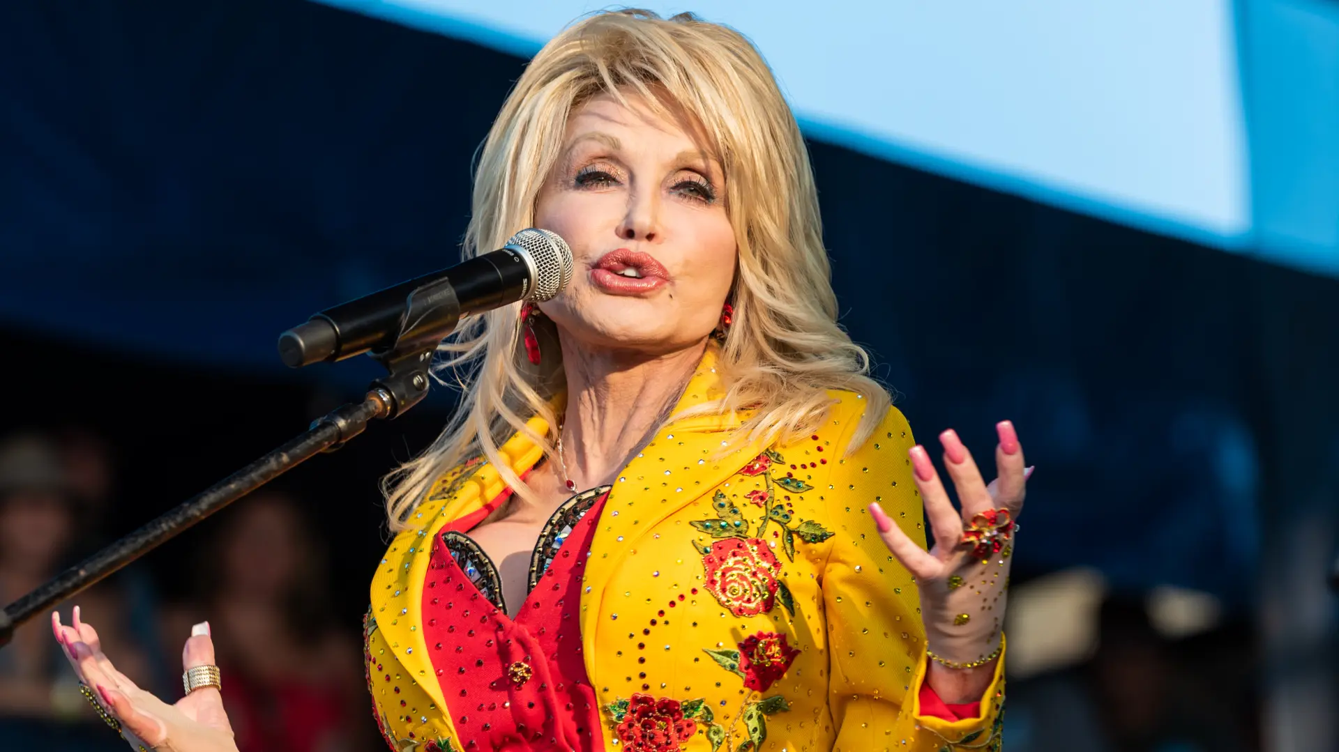 shutterstock_1596680992 doli parton-6a8eac9b71d1c.webp