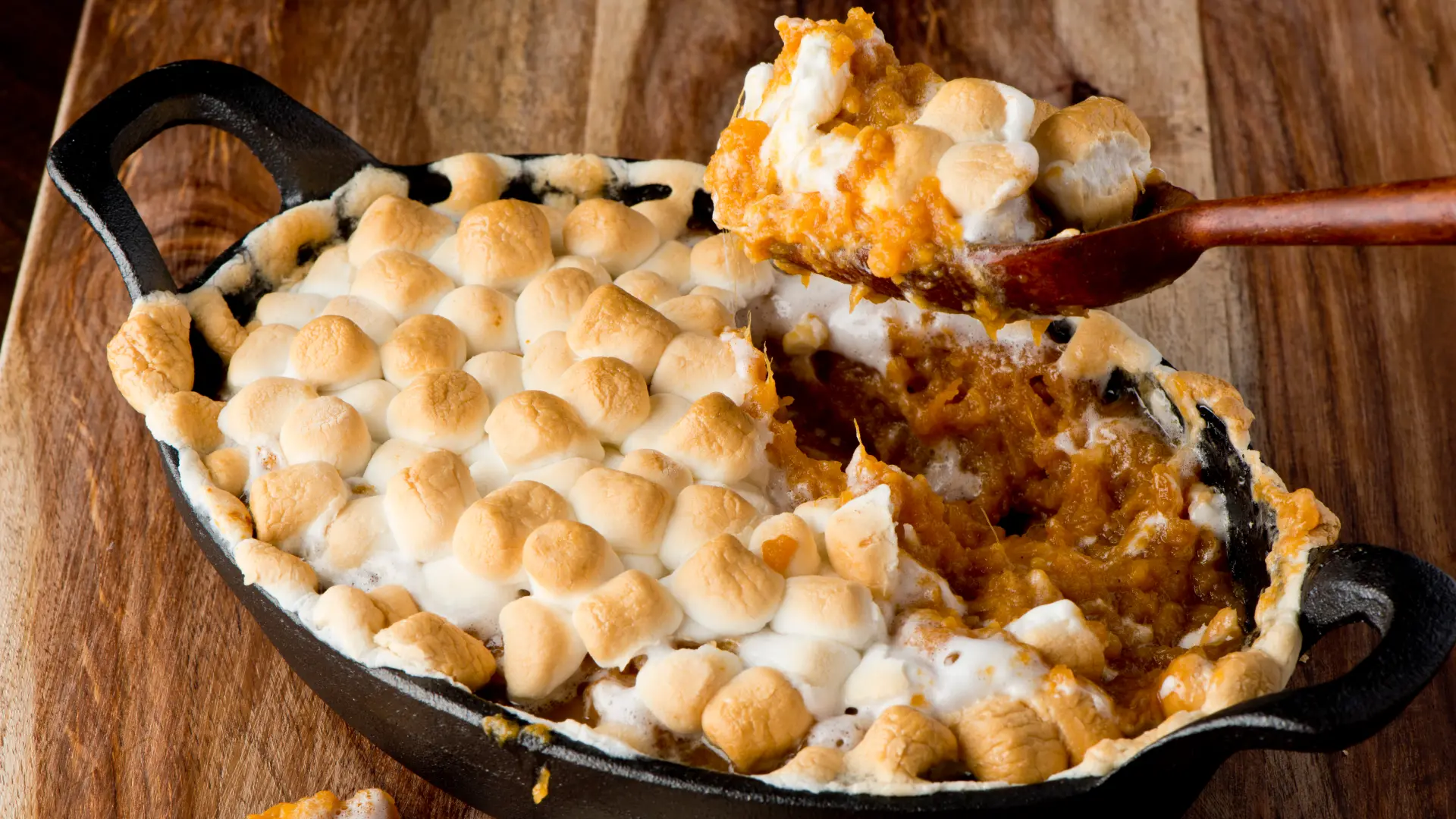shutterstock_1725770506 Slatka pita od batata batat-6a7ddec852c72.webp