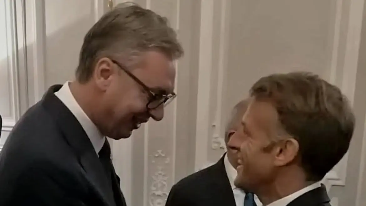 Aleksandar Vučić i Emanuel Makron Instagram buducnostsrbijeav-6aa1ad781bc43.webp