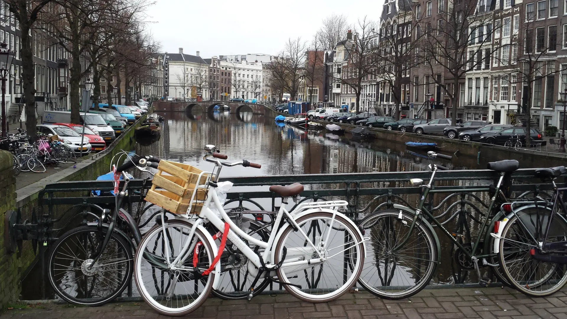 Amsterdam, Holandija, bicikle, putovanja, pixabay-6aaad24a7f75c.webp