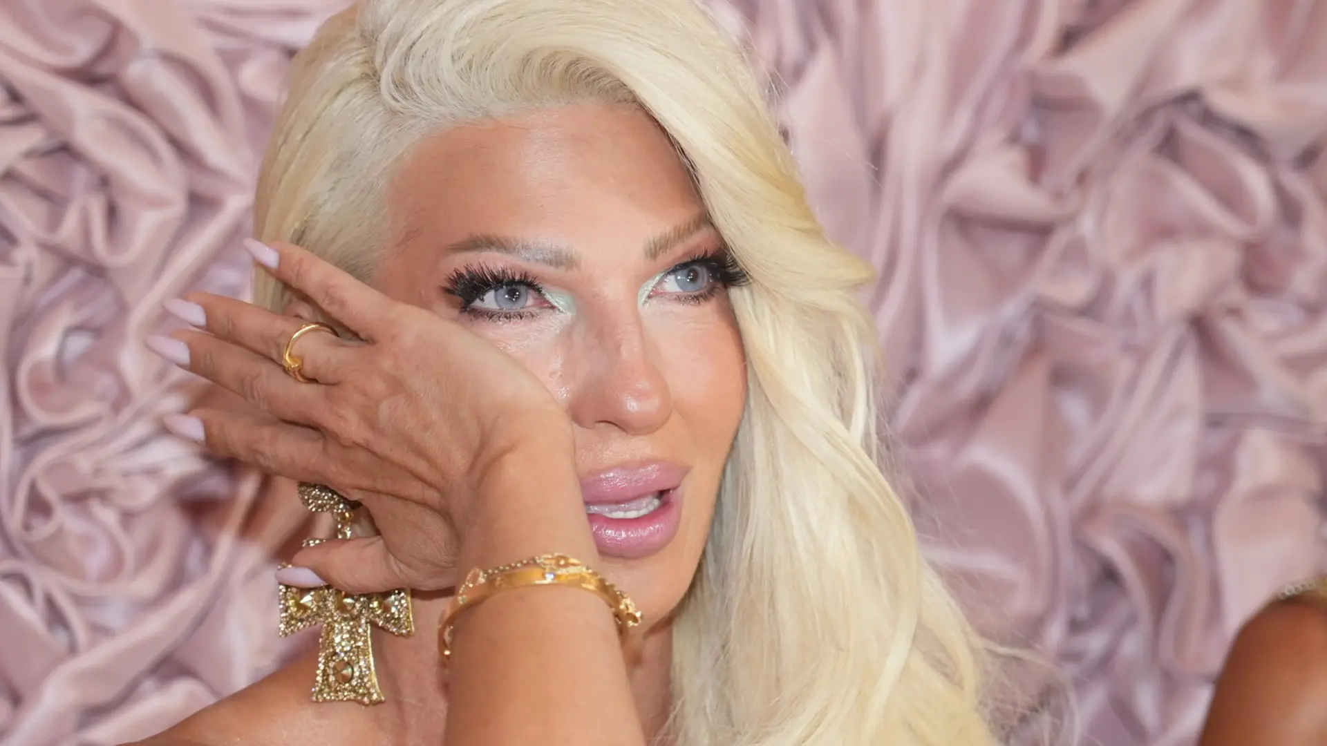 Antonio AhelATAImages jelena karleuša-6aabf81a418b0.webp
