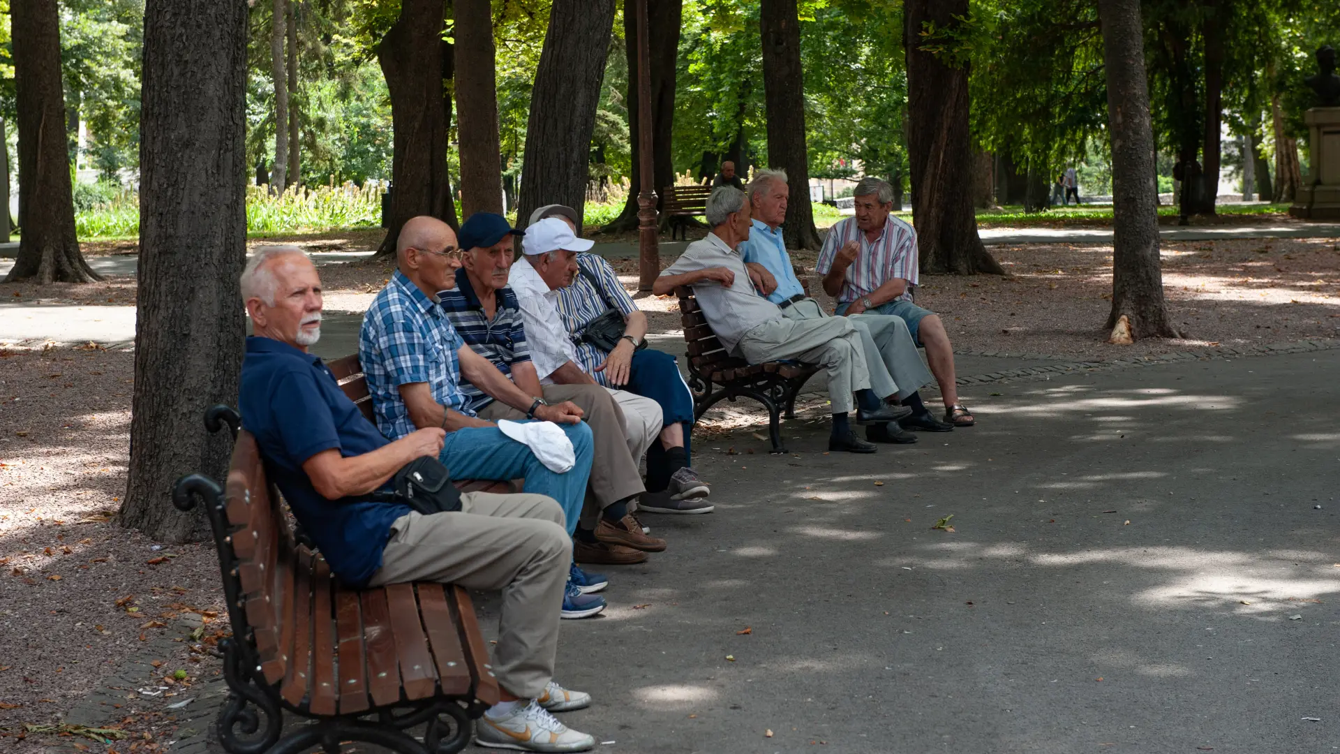 Beograd park penzioneri Shutterstock-6abd02f18ff8f.webp