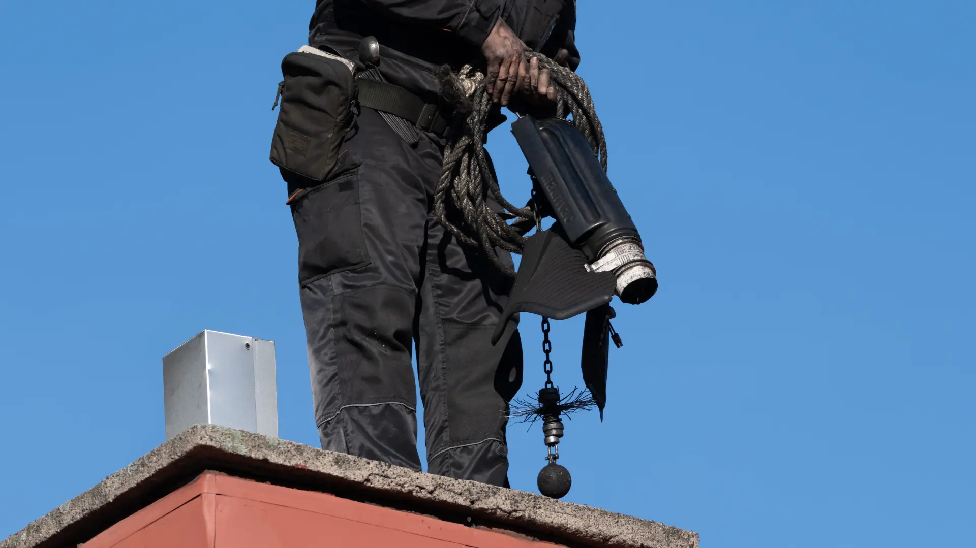 Dimničar odžačar dimnjak čišćenje Shutterstock-6aad1b44accf1.webp