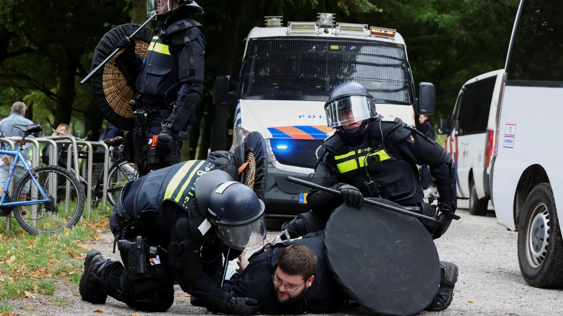 Protest Hag REUTERS Nicolas Economou-6aae8b1199a00.webp