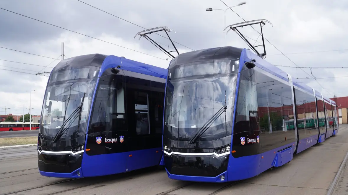 Tramvaj novi GSP javni prevoz Beograd GSP-6ab371d390431.webp