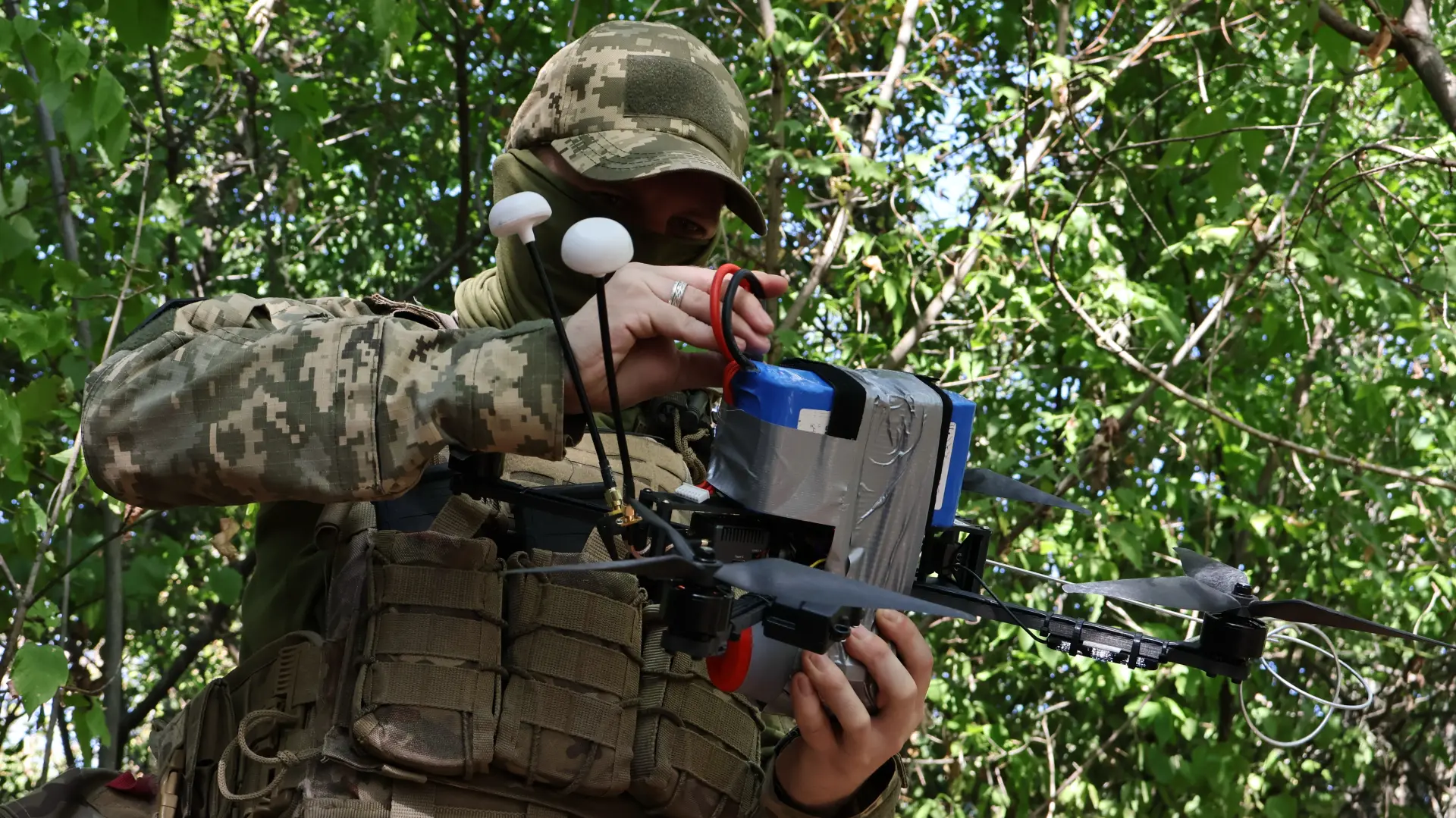 Ukrajinski vojnik ukrajinska vojska Tanjug Andriy AndriyenkoUkraine's 65th Mechanized Brigade via AP-6aaff0c2d8596.webp