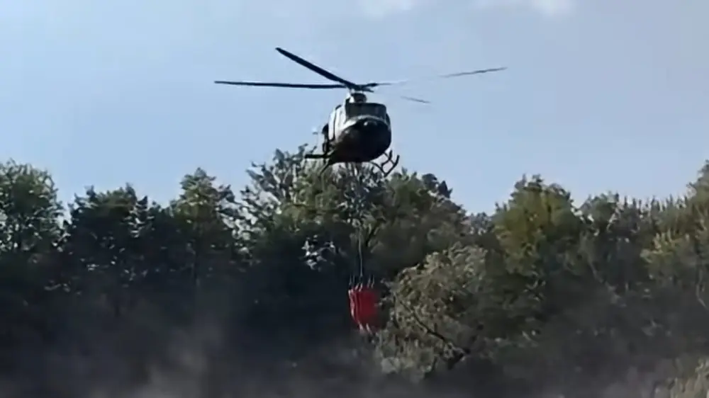 Vojska Crne Gore vojni helikopter gašenje požara Facebook Vojska Crne Gore Printscreen-6aae6e2b1cc46.webp