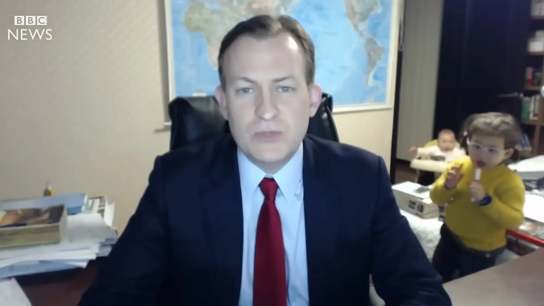 Youtube printscreen, BBC News deca upala uživo u program Profesor Robert Keli-6abcd86286f76.webp