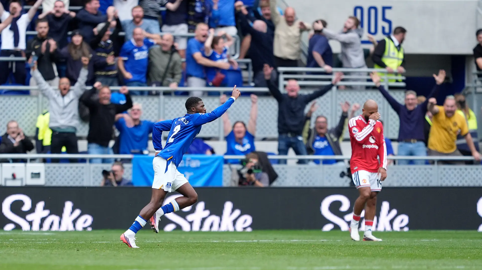 everton mančester junajtedPeter ByrnePA via AP-6a9d8bbba6646.webp
