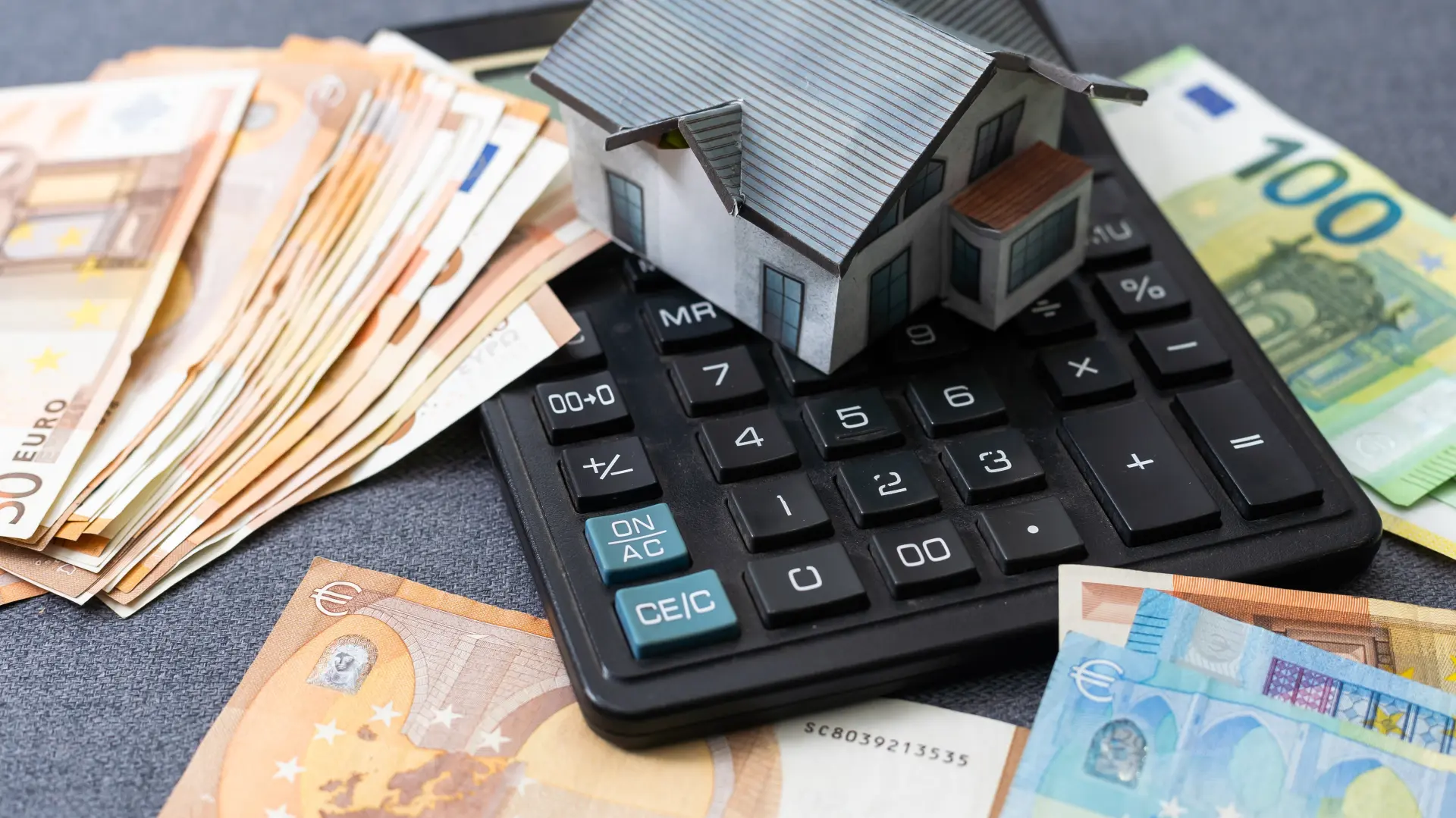 evri novac digitron nekretnine kuća kupovina shutterstock_2303029013-6ab79efa9417b.webp