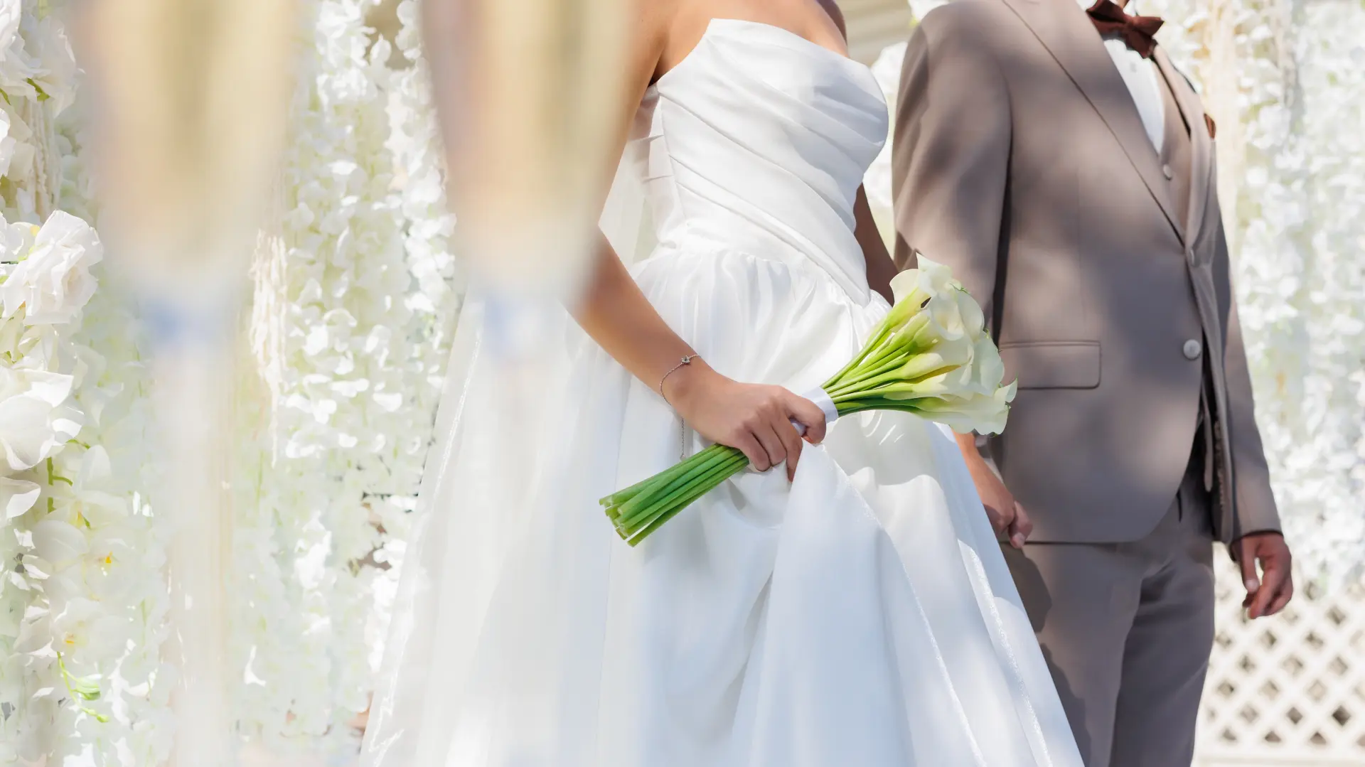 shutterstock_2609910073 venčanje svadba mlada mladoženja-6ab39bf2f2786.webp