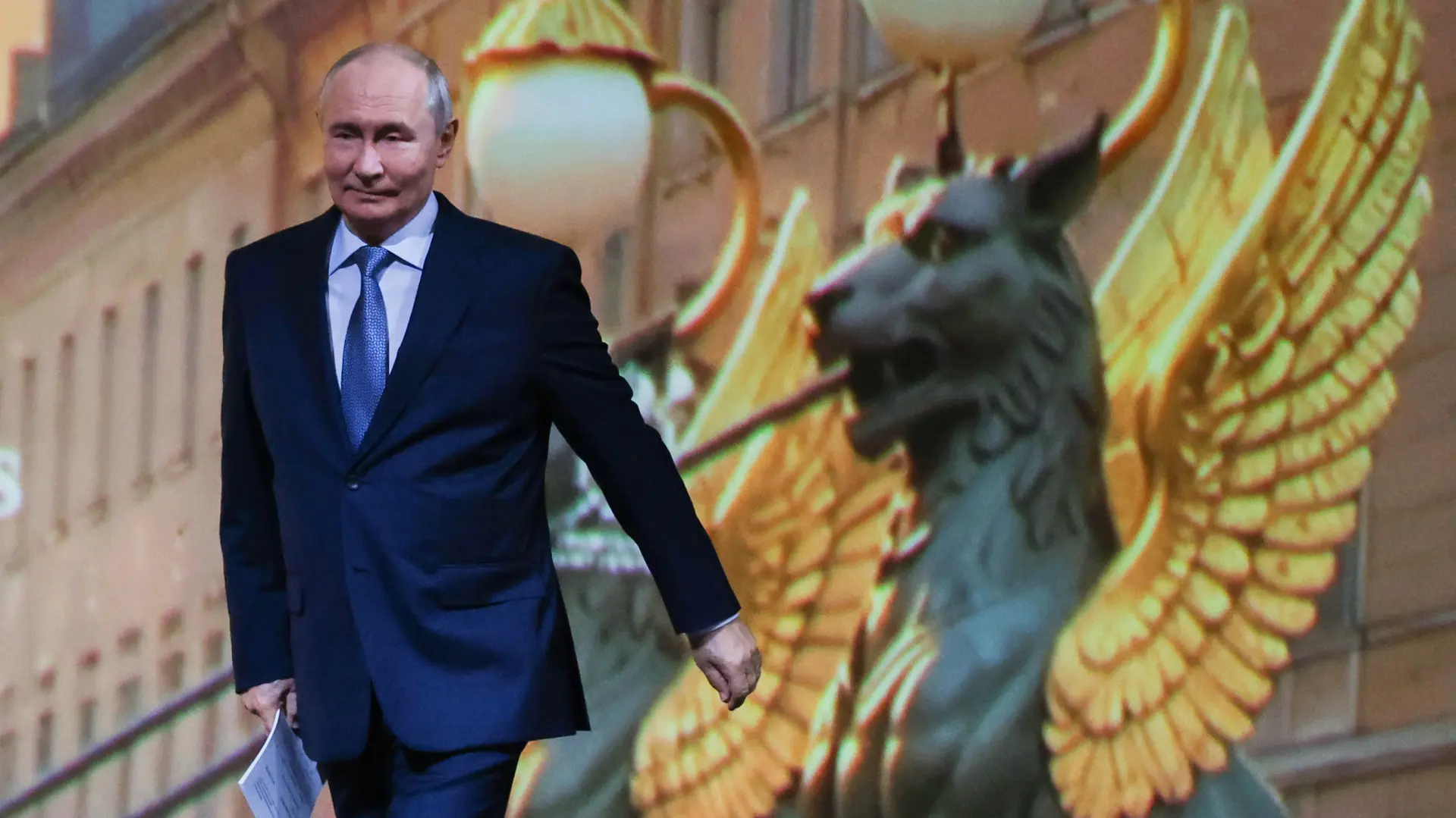 vladimir putin Alexander Kazakov, Sputnik, Kremlin Pool Photo via AP-6ab7bfb0aa45a.webp