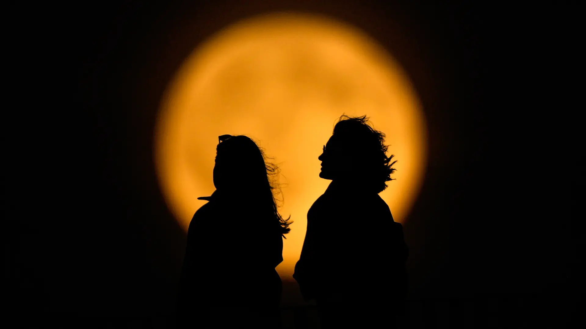 AP PhotoEmrah Gurel ljubav horoskop mesec-6ad0993ac7104.webp