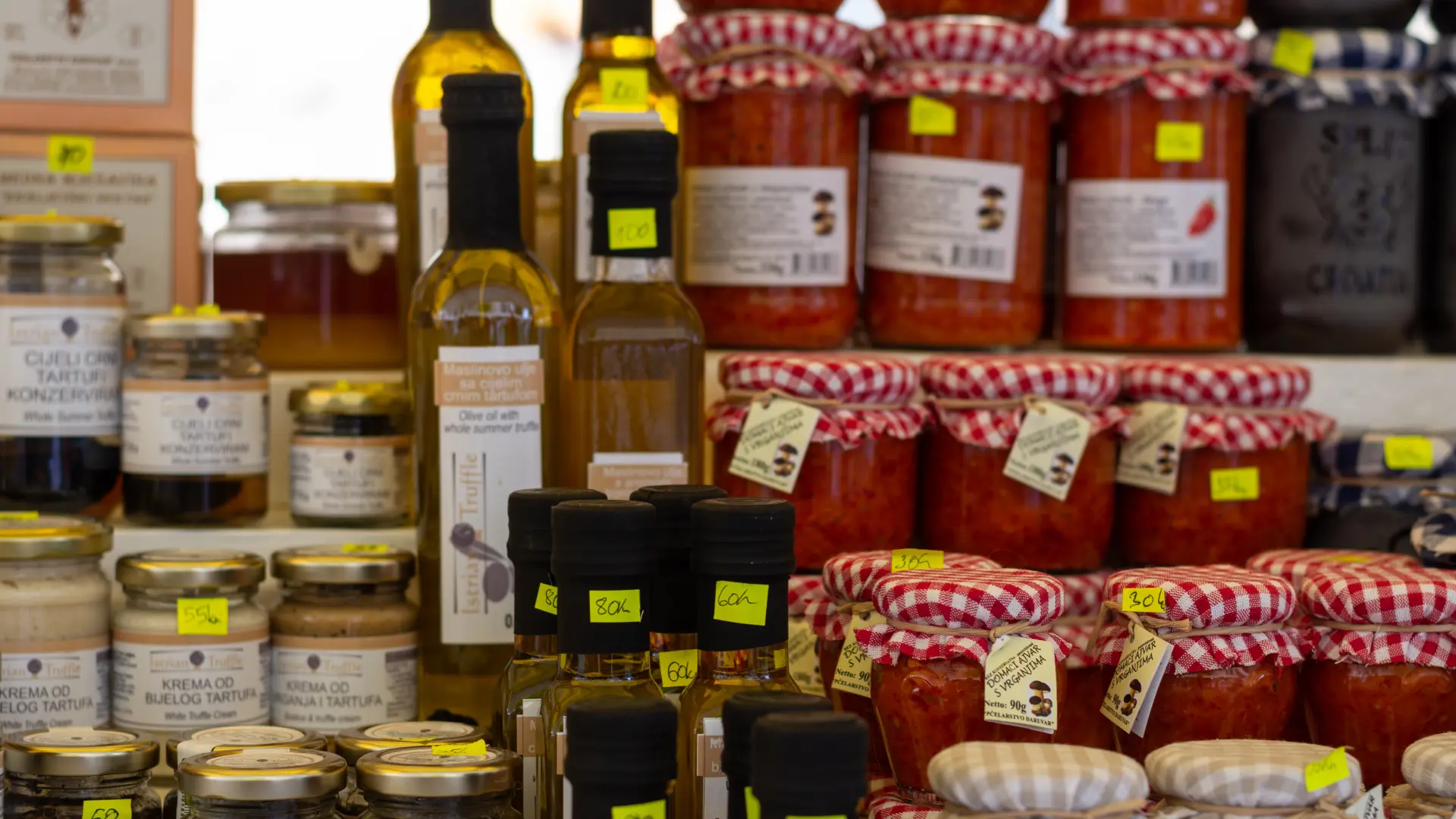 Ajvar Pijaca Shutterstock-6aca46fd0941c.webp