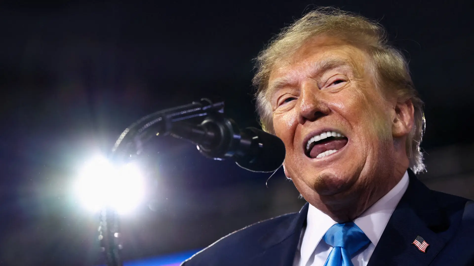 Donald Tramp REUTERSKevin Lamarque-6ad4bf44e7615.webp
