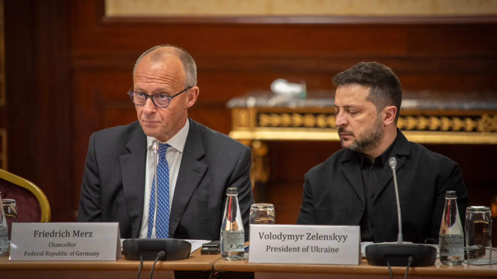 Fridrih Merc i Volodimir Zelenski Tanjug AP Photo Dan Bashakov-6ac390b2b4ca1.webp