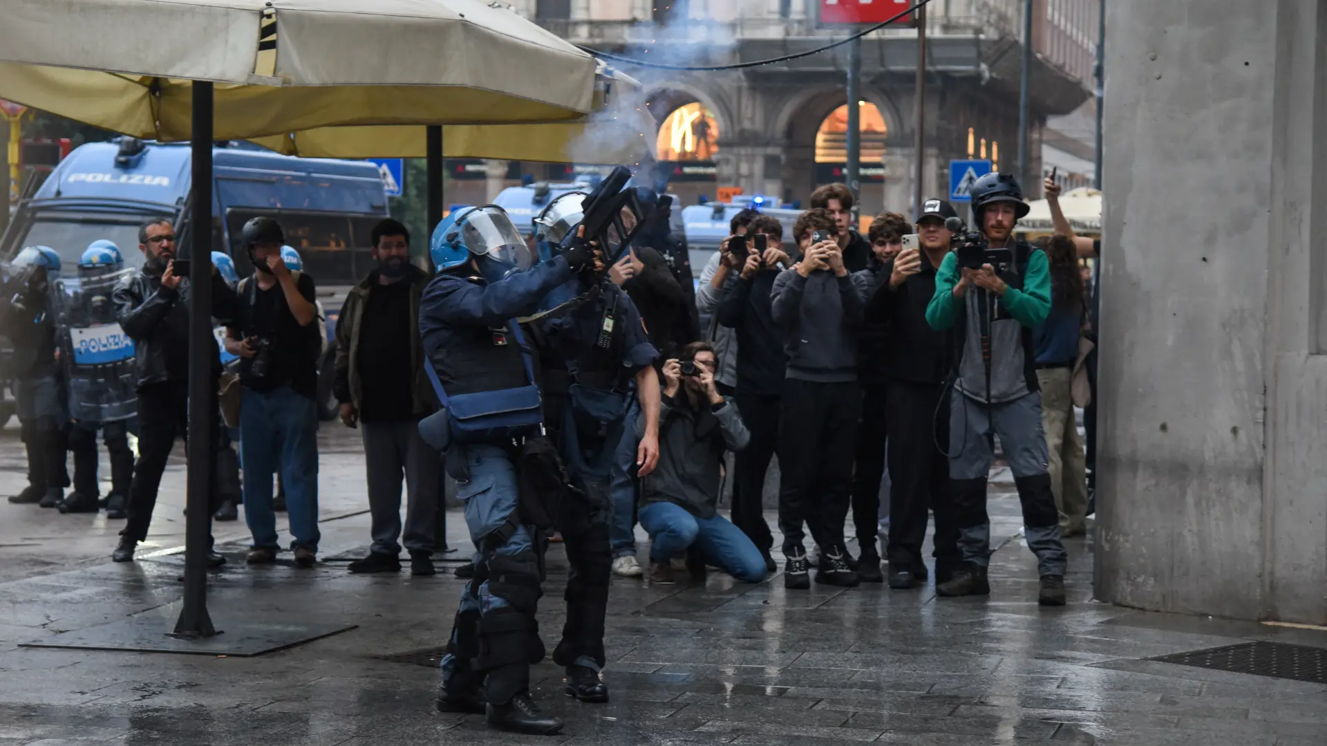 Milano policija protesti REUTERSStringer-6ad736ec468ed.webp