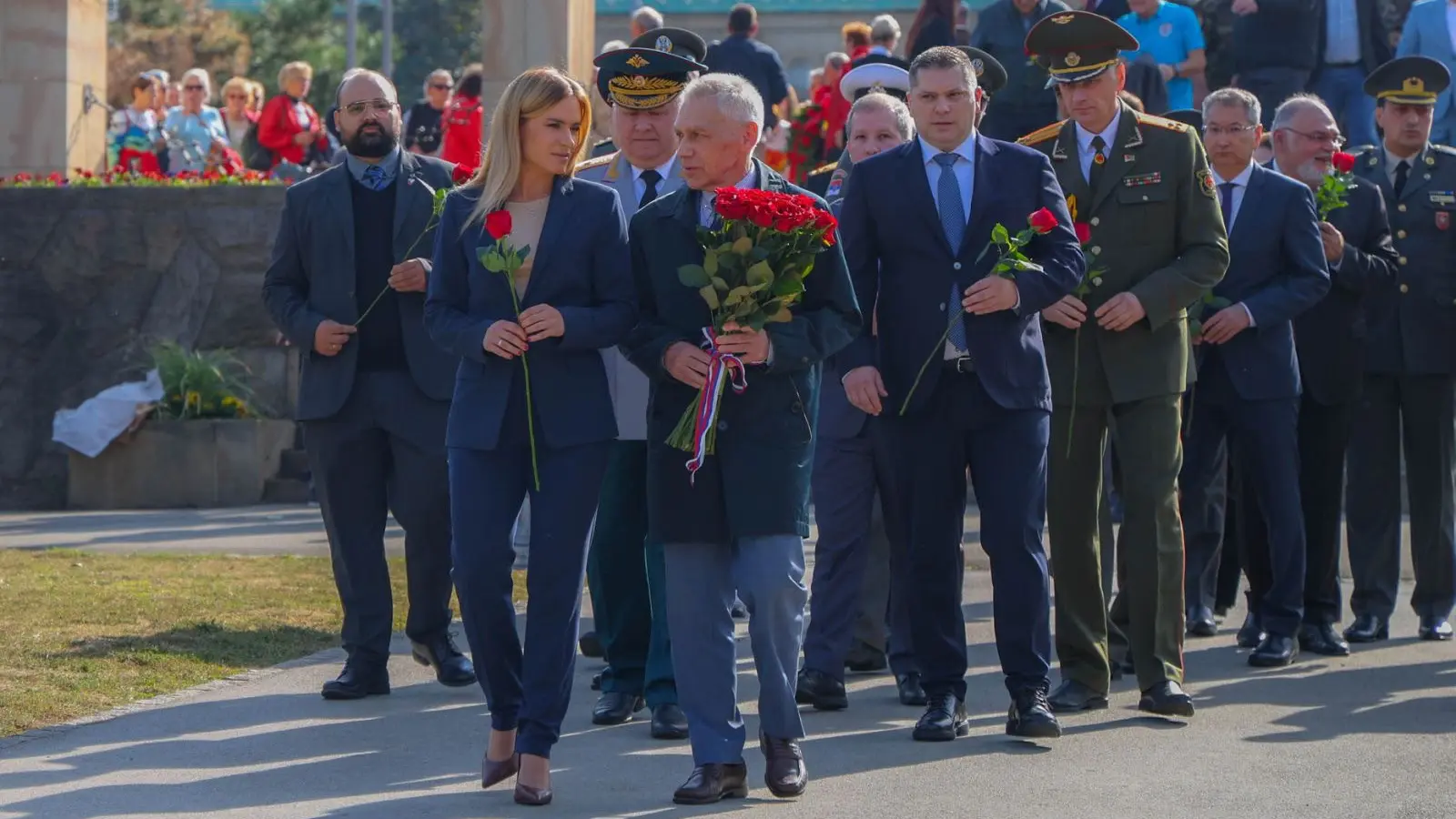 Milica Đurđević Stamenkovski Bocan Harčenko polaganje venaca Novo groblje Dan oslobođenja Beograda TANJUG MINRZS-6ad75e76503ee.webp