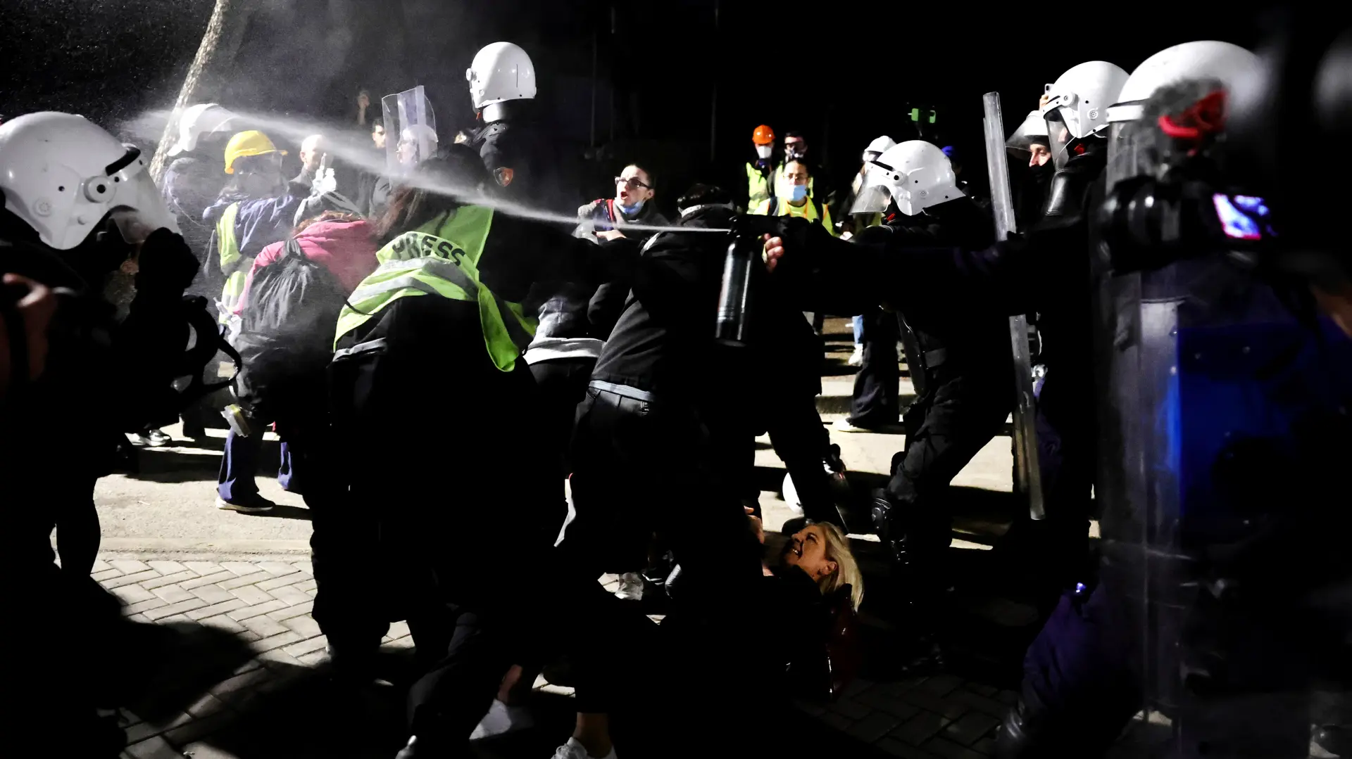 Tirana Albanija policija protest Tanjug AP Photo Hameraldi Agolli-6adf54ec897d8.webp