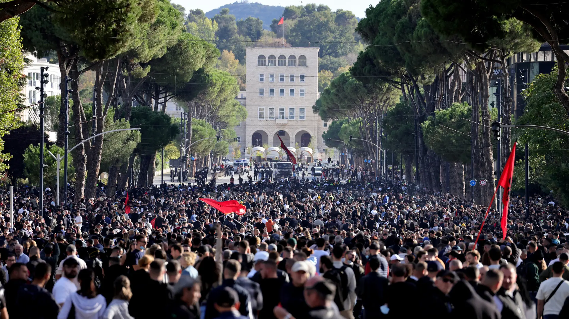 Tirana Albanija protesti Tanjug AP PhotoHameraldi Agolli-6ade0eda75f75.webp