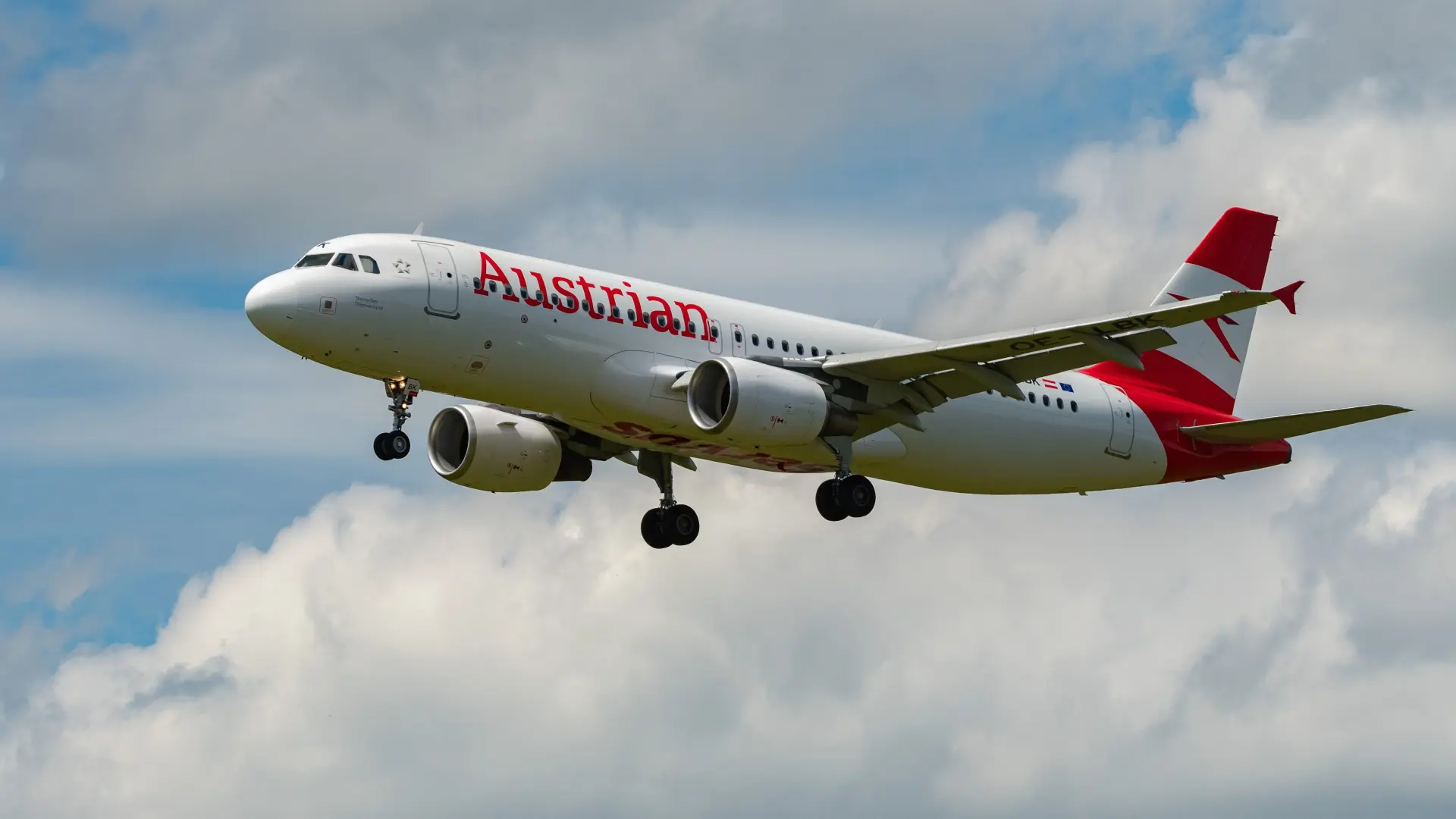 austrijan erlajns shutterstock_2504181207-6ad5d76d39234.webp