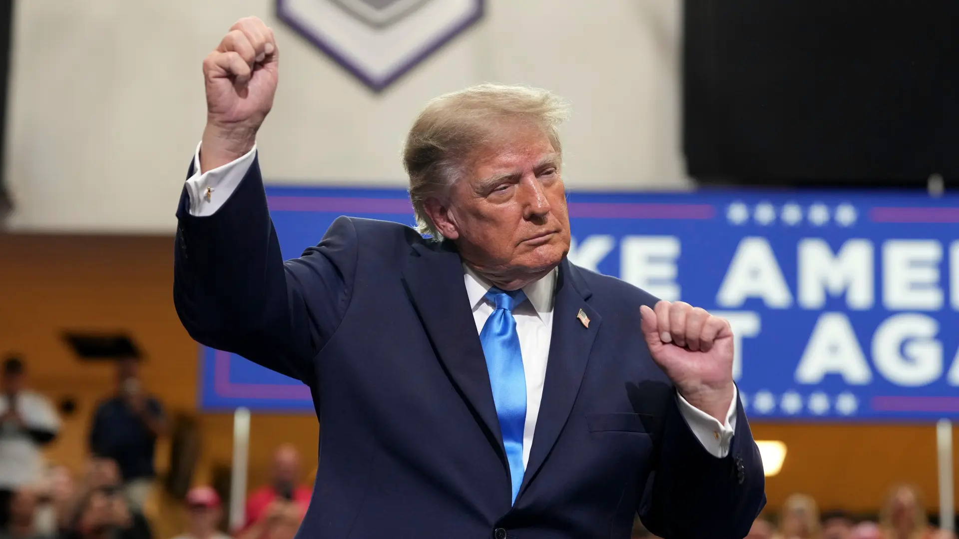 donald tramp AP PhotoMark Schiefelbein-6ac3470e2f4ea.webp