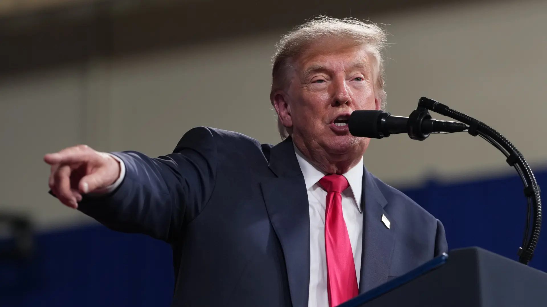 donald tramp AP PhotoMark Schiefelbein-6addfd85bb35b.webp