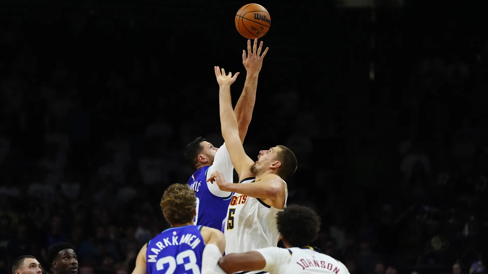 jusuf nurkić i nikola jokić IMAGN IMAGES via Reuters Connect-6ac780e9d734f.webp