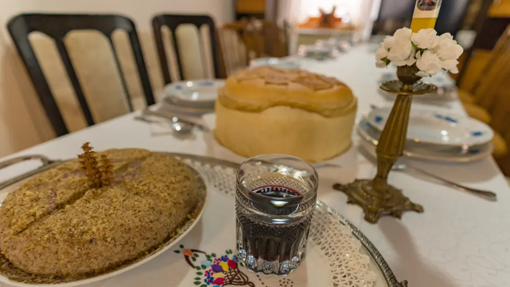 shutterstock_1404897074 slavsko žito, koljivo, slavsko vino, slavski kolač, slava-6adf3f1076c6b.webp