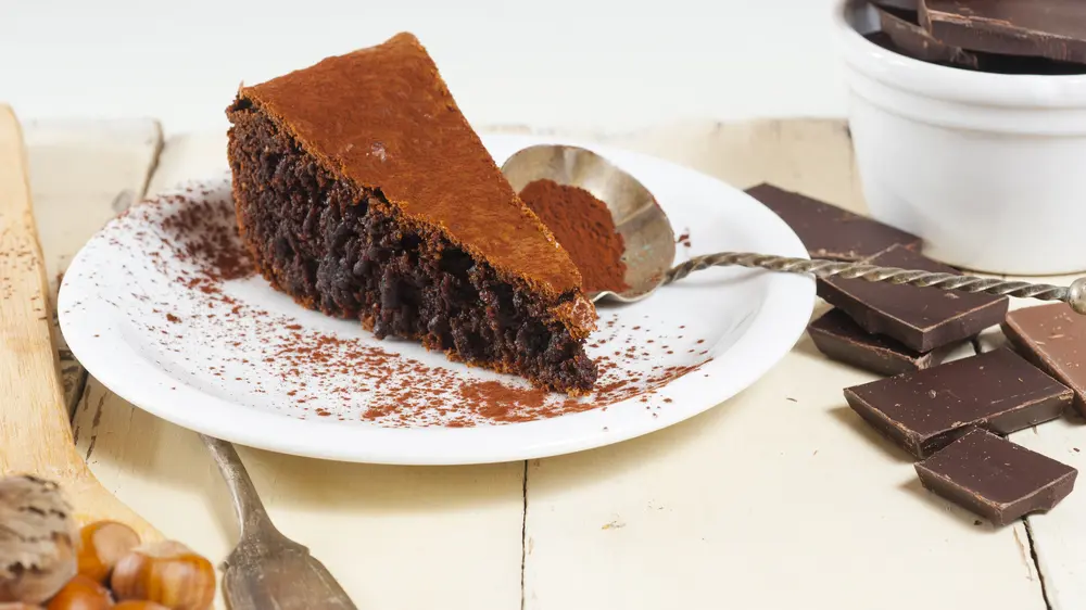 shutterstock_227612779 čokoladna torta, čokoladni kolač-6adf0998b1e63.webp