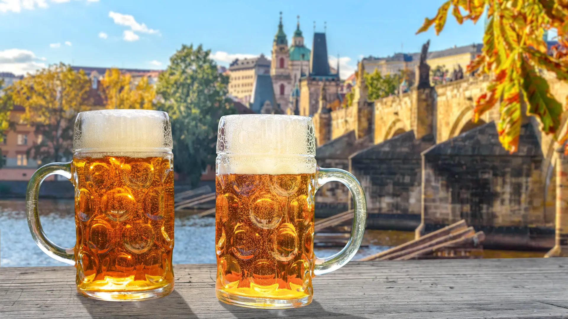 shutterstock_2374652181 pivo prag češka alkohol-6ac8c2be72f1c.webp