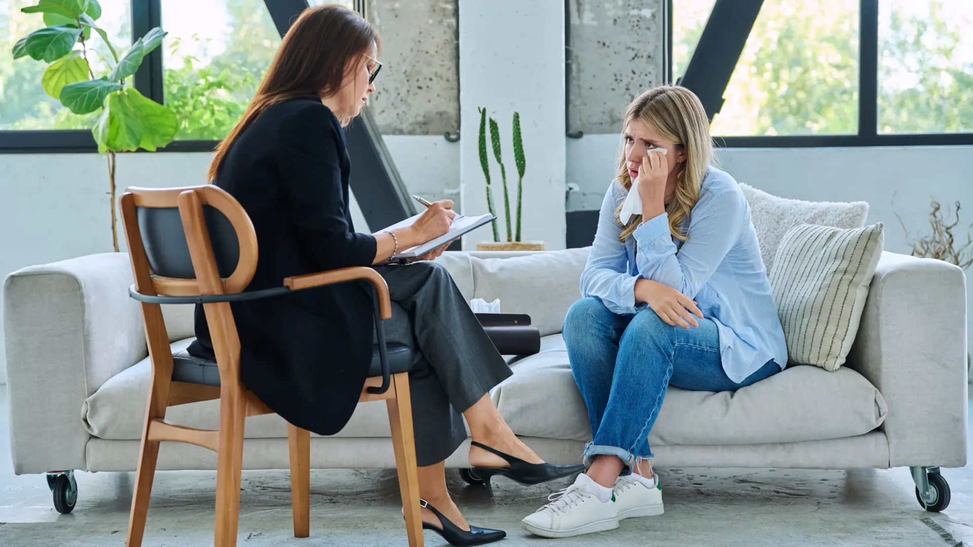 shutterstock_2774491749 psiholog psihijatar terapija pomoć razgovor ADHD  psihoterapija-6ac9f26a49bd4.webp