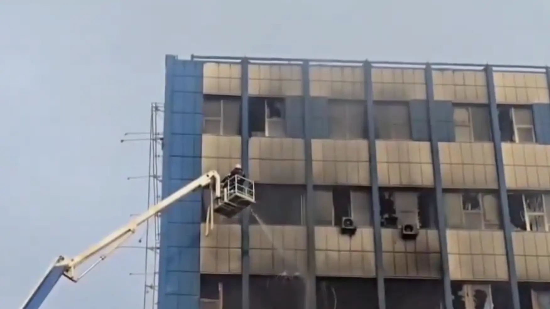 zgrada Luganske telefonske kompanije Lugansk ukrajinski napad Ukrajina rat x @Maks_NAFO_FELLA Printscreen-6ad8827a4fd87.webp